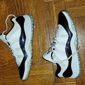 JORDAN 11 LOWS